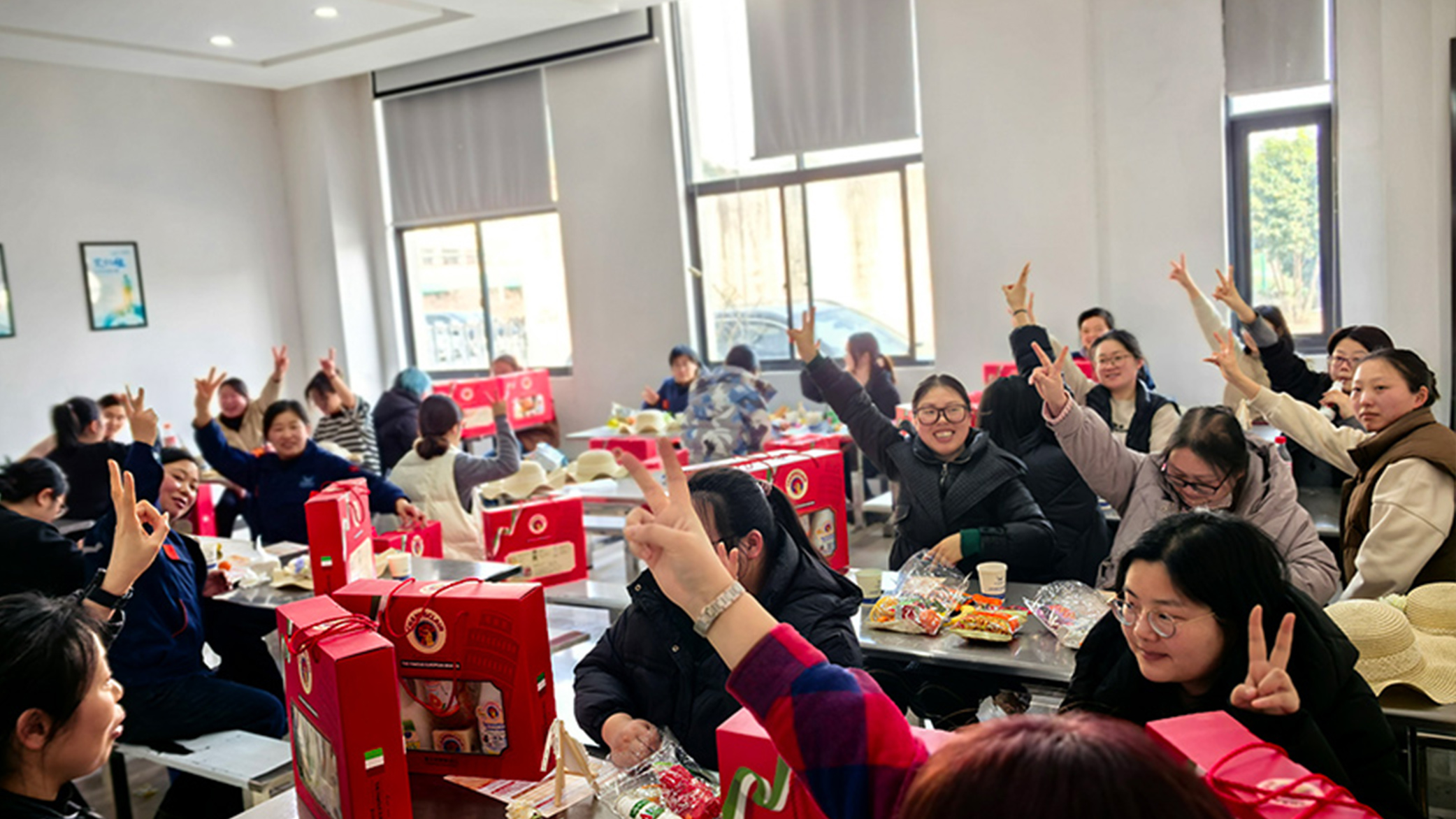 巾幗花爭艷，慶源展巧手——婦女節(jié)茶話會手工活動紀(jì)實(shí)